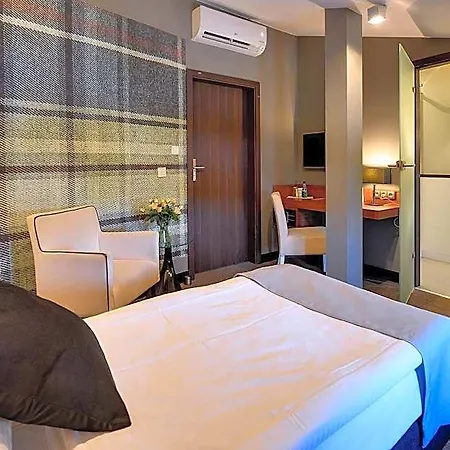 Otel Restauracja Retro Oborniki Śląskie